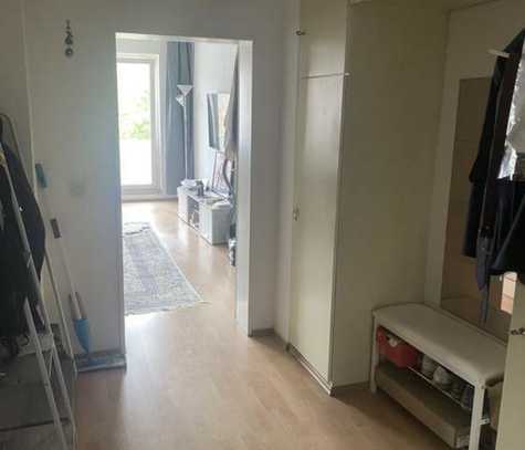 Zwei Zimmer und Einbauküche in Duisburg Hochfeld