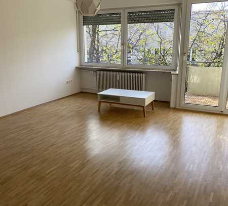 Charmante 2-Zimmer-Wohnung mit West-Balkon, zwischen Olympiapark und Luitpoldpark