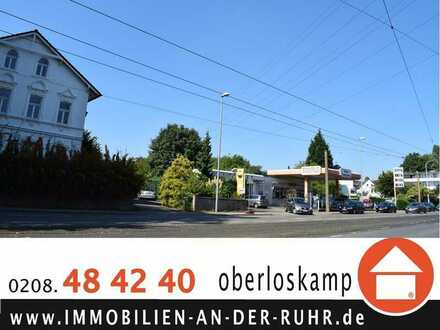 Entwicklungsgrundstück mit rd. 2.700 m² Fläche mit denkmalgeschützter Stadtvilla und Tankstelle!