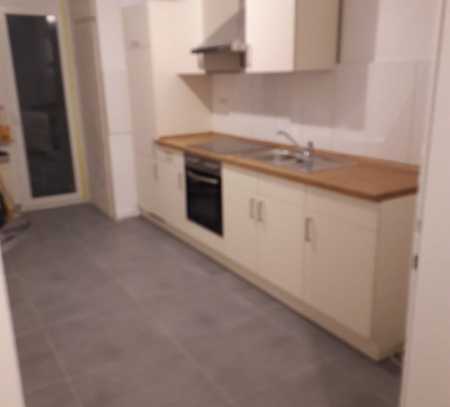 Schöne Wohnung in der Oststadt mit Balkon und Einbauküche