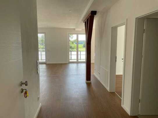 Stilvolle 2-Zimmer-Wohnung mit gehobener Innenausstattung mit Balkon in Pöttmes