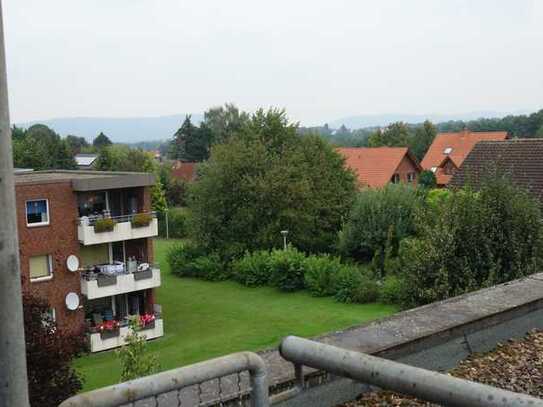 Freundliche 3-Raum-Penthouse-Wohnung mit geh. Innenausstattung mit Balkon