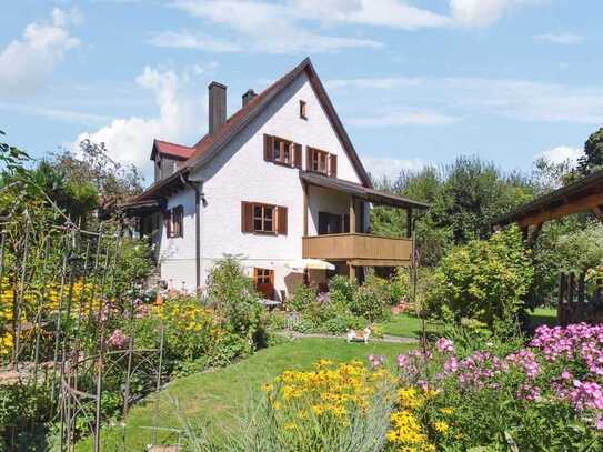 Idyllisches Einfamilienhaus mit wunderschönem Garten in Reichertshausen