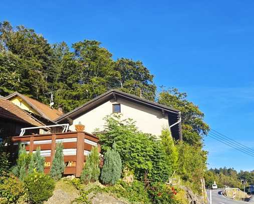 Einfamilienhaus in Spiegelau in frequentierter Lage - sofort frei und guter Zustand !