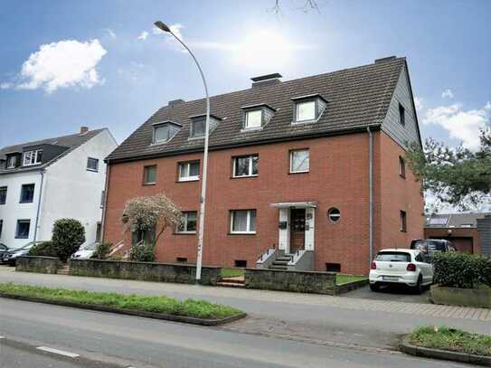 Dreiparteien Mehrfamilienhaus mit Garage und Lager