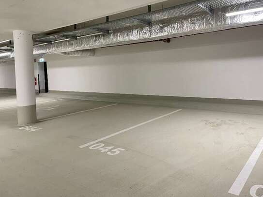 Freie Außen- und Tiefgaragenstellplätze in der Mailänder Straße 4, 30539 Hannover