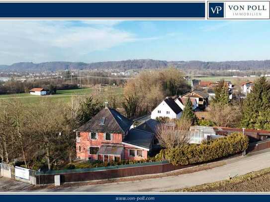 Einzigartige Lage im Grünen und doch zentral: Historisches Stadthaus auf stattlichem Grundstück