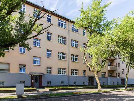 2 Zimmer Dachgeschosswohnung mit Einbauküche und Balkon, 75300044