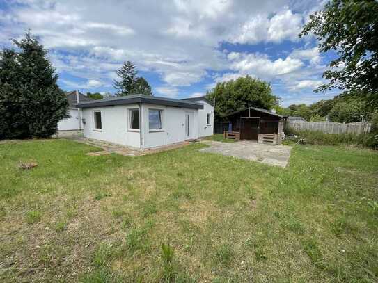 Moderner Bungalow mit Wohlfühlgarten und Carport (RÖMBKE IMMOBILIEN KG)