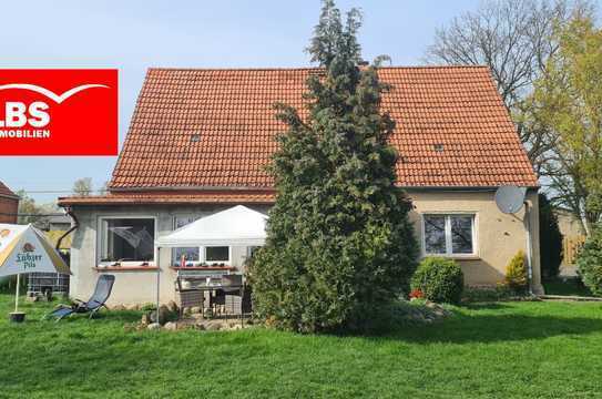 Liebevoll saniertes Bauernhaus mit großem Garten und Nebengelass