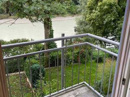 Zentrale, großzügige 2-Zimmer-Wohnung mit Balkon und EBK in Mühldorf