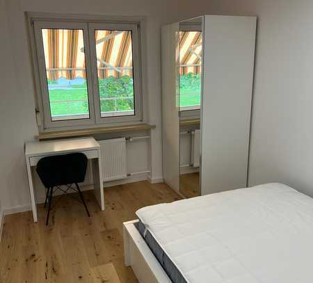 MÜNCHEN - 4er WG - wunderschönes Zimmer in renovierter WG!!