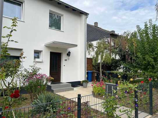 Vollständig renoviertes Haus mit vier Zimmern in 65479, Raunheim