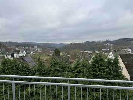 Gepflegte 2-Zimmer Wohnung mit großem Balkon und tollen Ausblick