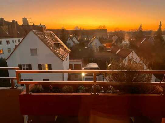 Stilvolle, gepflegte 2-ZKB in Augsburg mit Westbalkon und TG