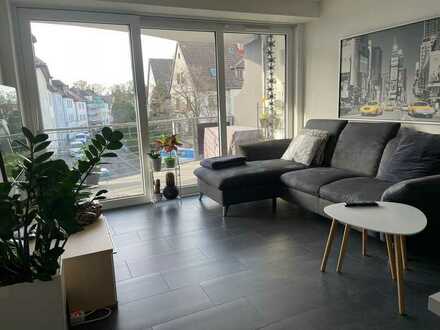 Moderne 2-Zi-Wohnung im Herzen von WN mit Balkon und EBK