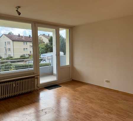 Schön geschnittene 3-Zimmer Wohnung mit großem Balkon und Einzelgarage