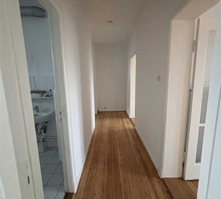 Geräumige 3-Zimmer-Whg. in sehr begehrter Lage // Holtenauer Str. 354a, Kiel