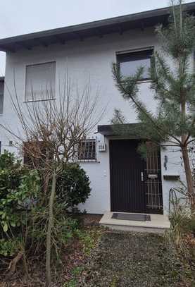 Schönes Reihenmittelhaus in ruhiger Lage mit Garten, Keller und EBK in Seeheim-Jugenheim, renoviert