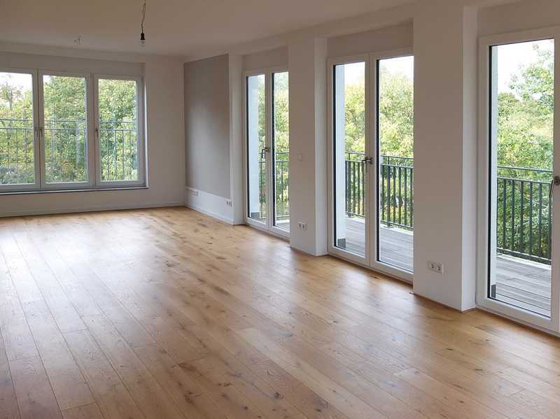 unbefristet - Leben zwischen den Bäumen – helle Wohnung am Tierpark mit zwei Balkonen