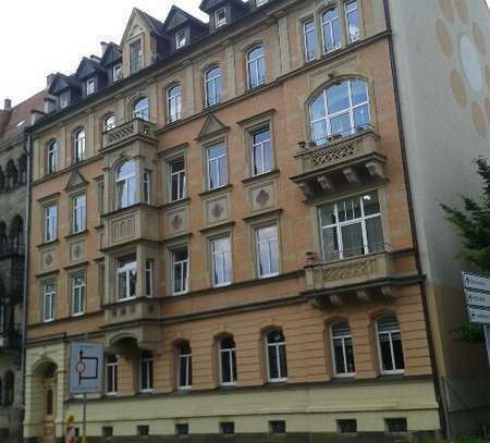 W0335 - 3-Raum-Wohnung im Dachgeschoss mit Blick auf die Trinitatiskirche