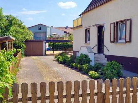 Renovierungsbedürftiges Einfam.Haus in Top Lage mit großem Garten.Bauen in 2.Reihe ist möglich!