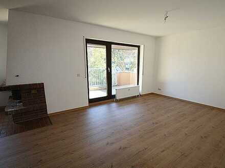 MIT OFFENEM KAMIN!Schicke 2-Zimmer-Whng., ca. 56,47 qm Wfl., Kü. mit EBK, Balkon,Keller,PKW-Stellpl
