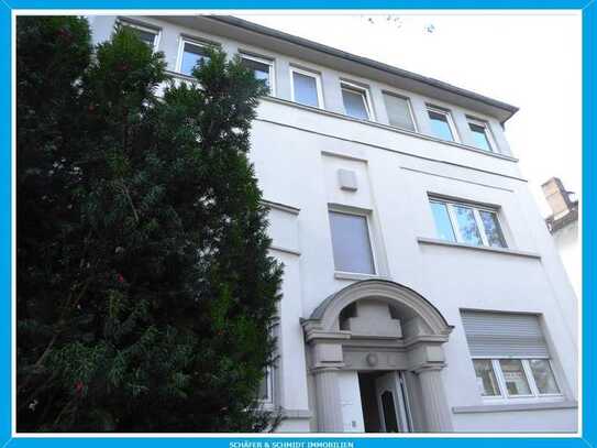 ### Exklusive, sanierte 3-4 Zi. Dachgeschosswohnung mit herrlichem Blick über das Woogsviertel ###