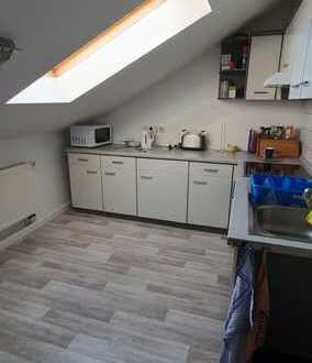 3-Zi-DG-süd-Wohnung in Altstadt inkl. Stellplatz & Einbauküche
