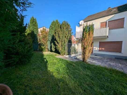 Familienfreundlich ** Reihenendhaus, 125m² Fläche zum Wohnen ** Süd-Garten, Terrasse, Balkon, Garage