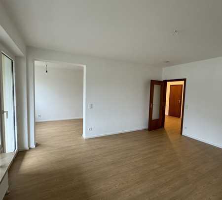 4 Zimmer Wohnung mit Balkon