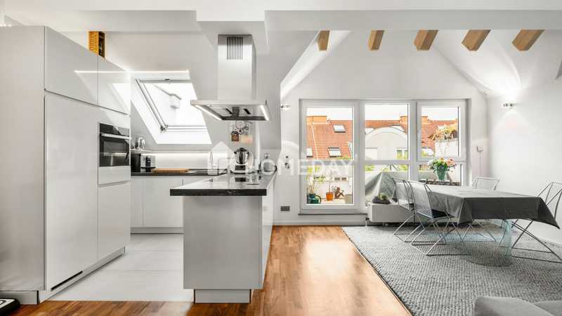 Maisonette mit Stil: mit Galerie, Balkon und Wohlfühlfaktor in Frankfurt-Nied