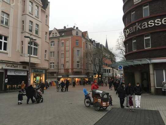 Prestigeträchtiges Wohn- und Geschäftshaus genau am "Tor" der Einkaufsstraße gelegen