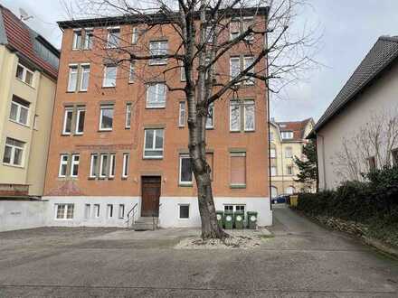 70186 Stuttgart-Ost: 5-Zi.-Wohnung, EG mit Altbau-Flair, in ruhiger, naturnaher und doch zentraler L