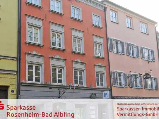 schöne, große Wohnung im Altbau