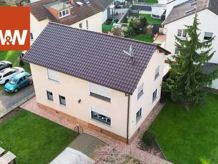 Traumhaftes Wohnen: Geräumiges Haus mit Behindertenlift, bezauberndem Garten und Pergola