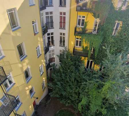 Furnished Two-Room-Flat in Prenzlauer Berg, 2 Balconies, Bathroom, Kitchen, GuestWC, BRIGHT & QUIET