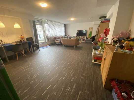 Helle 3,5-Zimmerwohnung mit 2 Bädern und Dachterrasse in Bochum-City!