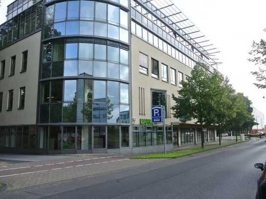 **Gesundheitshaus, unmittelbar an der Medienkugel am Kreisel in Wiesdorf**