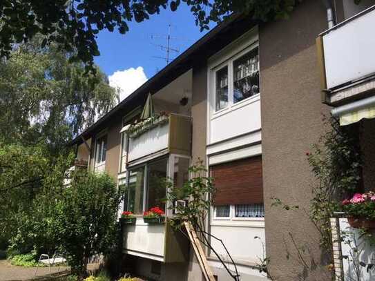 Schöne und modernisierte 3-Zimmer-Maisonette-Wohnung mit geh. Innenausstattung mit EBK in Leverkusen