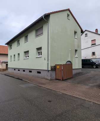 Günstiges, modernisiertes 7-Zimmer-Mehrfamilienhaus in Nußloch