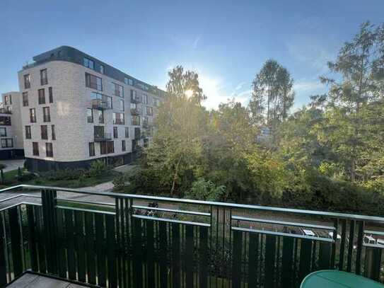 Charmante, moderne, helle 2-Raum-Whg. mit Balkon und Blick ins Grüne in P-Berg