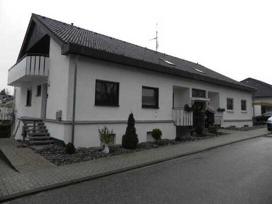 Großzügige 2-Zimmerwohnung mit traumhaftem Balkon und Garage