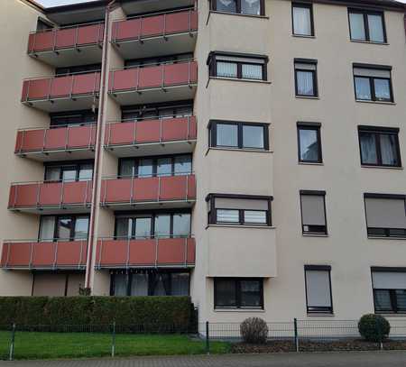 Gepflegte Wohnung mit drei Zimmern und Balkon in Frankenthal (Pfalz)