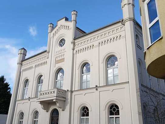 Sanierter Altbau, 2 große Balkone mit Blick ins Grüne, Seenähe