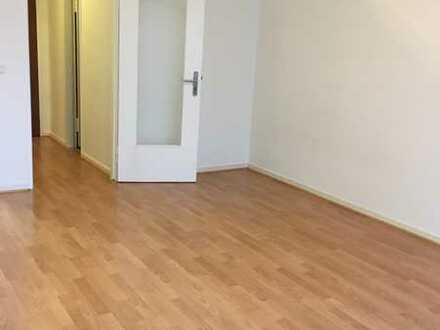 Bad Godesberg-Villenviertel, modernes Appartement mit Balkon.