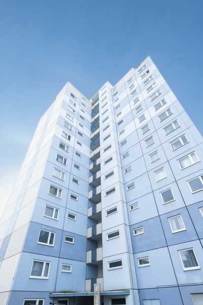 4-Zimmer Wohnung im 12. OG mit Balkon in Frankfurt-Hausen