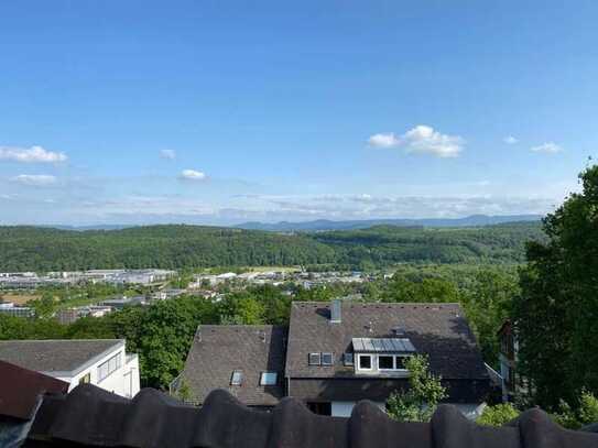 Helle Zwei-Zimmer-Wohnung mit zwei Balkonen in Aussichtslage am Österberg, Tübingen