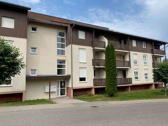 günstige 1-Zimmer-Erdgeschosswohnung mit Einbauküche, Balkon, Aufzug in Dobel ,