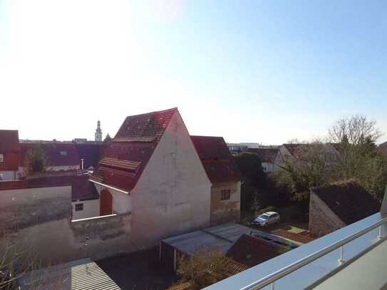 STADTRESIDENZ schwellenfrei, hohe Decken, Kühlung auf einer Ebene, mit großer Dachterrasse